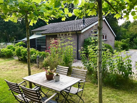 Cozy bungalow with hot tub