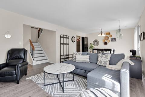 Chic 3BR/2.5BA Townhome | Alexandria, Ft. Belvoir
