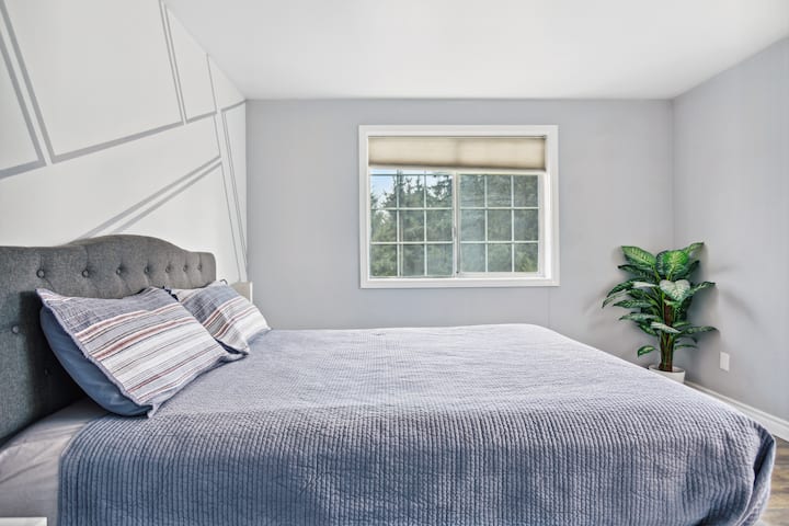 dormitorio #3 cama tamaño queen
ubicado en el nivel superior