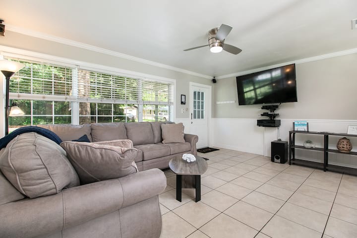 Watch TV, sit back and relax on our smart TV!