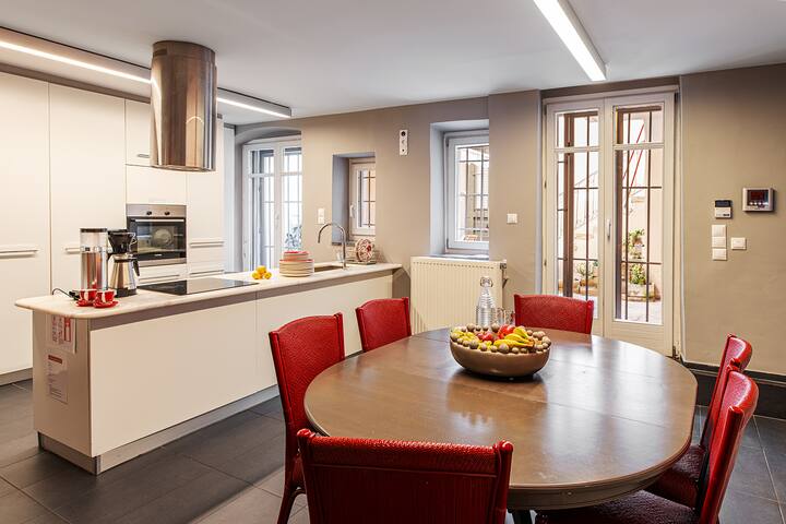 The Hadrian Wall – A Historic Acropolis Villa gallery image 5