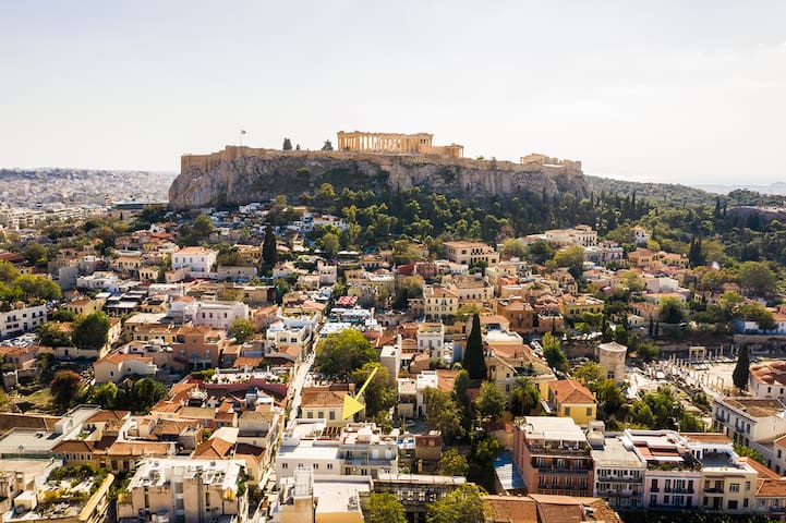 The Hadrian Wall – A Historic Acropolis Villa