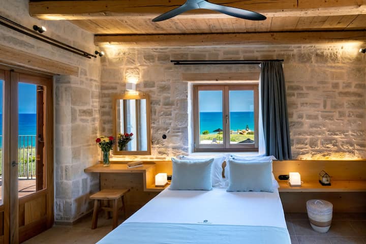 Following the wooden staircase to the first floor, 4 double bedrooms can be found.