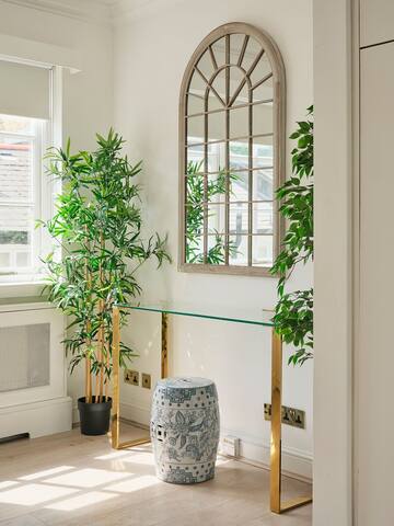 Stylish 3 bedroom town house gallery image 3