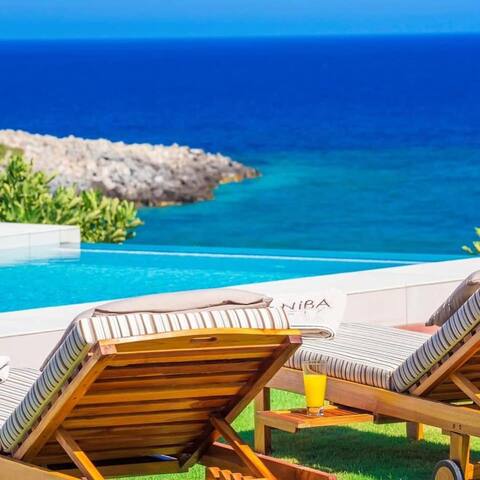 Villa Niba-Just a breath from the Sea!