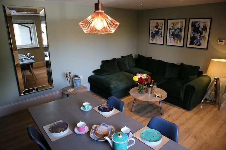Stunning, Luxury 2 Bedroom Apartment In Southport - Southport