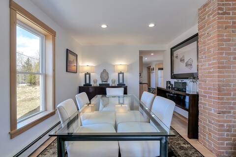 5 Mins to Acadia - Elegant Coastal Maine Retreat