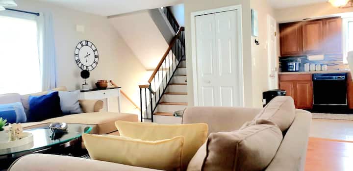 Private 2 Bedroom Home In Worcester. - Shrewsbury, MA