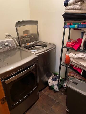 3 Bedroom Home, 4 Queen Size Beds, 2.5 bathroom gallery image 5