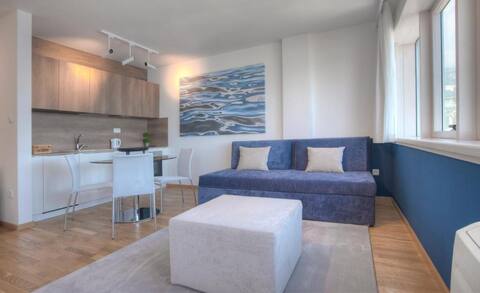 *Seafront*Fontana Premium Three Bedroom Apartment
