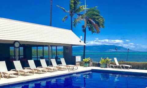 2 bdr with ocean view. Washer-Dryer in unit.