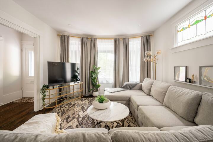 Maple Beach House Kits point (Kitsilano)