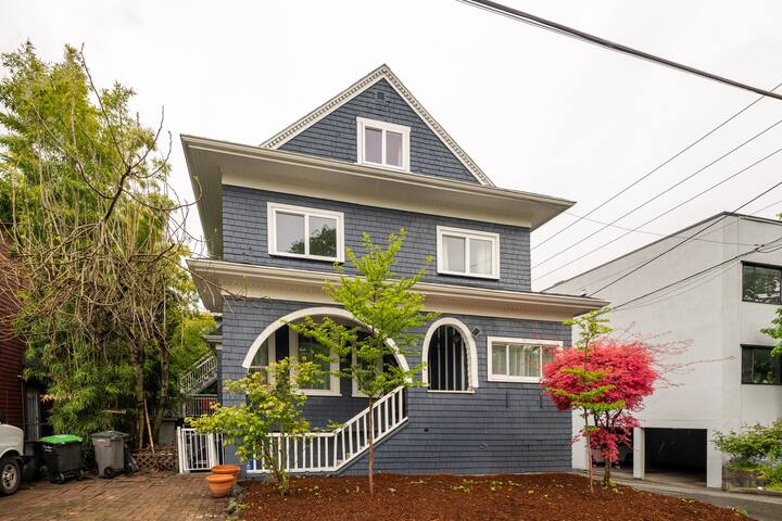 Maple Beach House Kits point (Kitsilano) gallery image 2