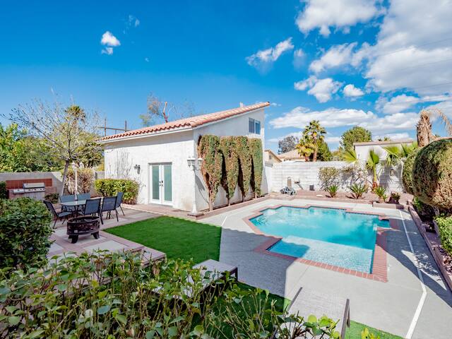 Fresh 6 BR w/Guest House | Pool | Movie Room gallery image 2