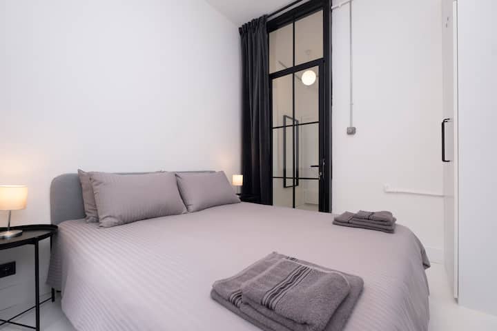 ダブルベッドを備えた2つ目のベッドルーム 