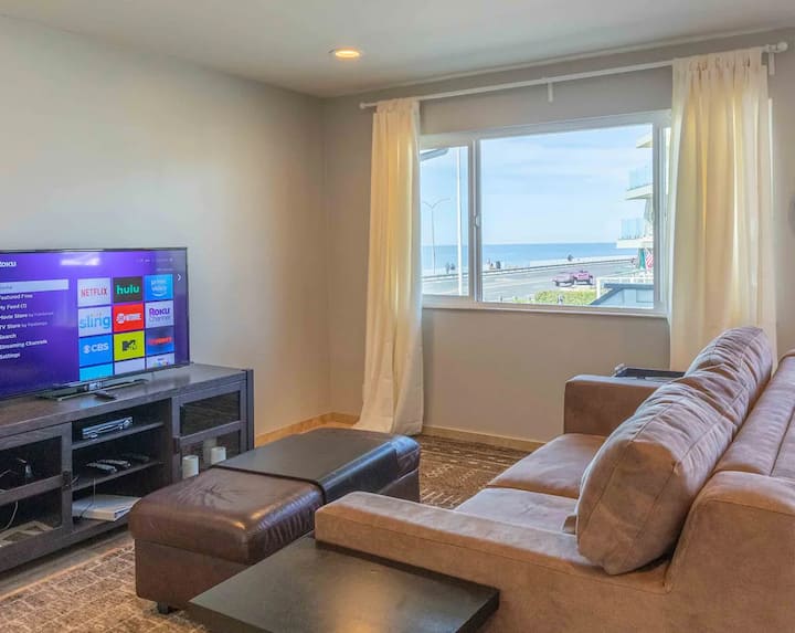 Beachside Condo With 2bd /2 Bath #C - Oceanside, CA