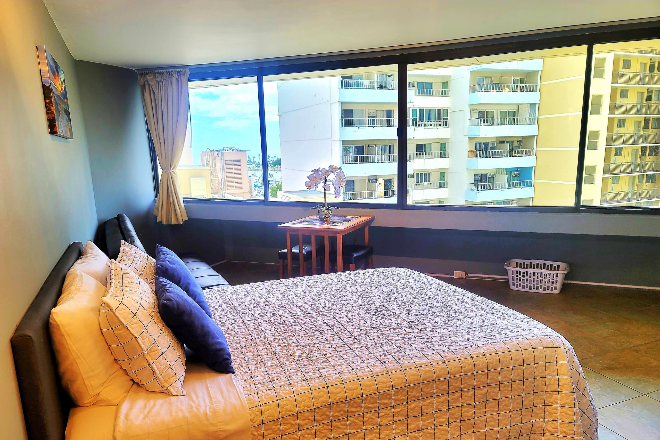 Condo in Honolulu · ★4.67 · Studio · 2 beds · 1 bath - Image 14