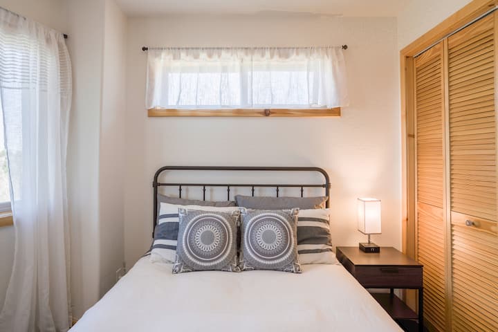 "Green Valley Lake is a hidden little treasure. The cabin was perfect, it was like staying at a 5 star hotel." - Tracy, July 2021