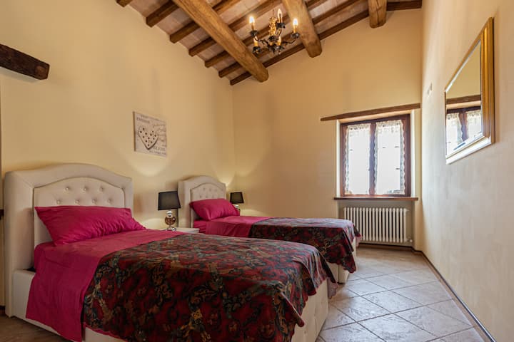 საძინებელი 1