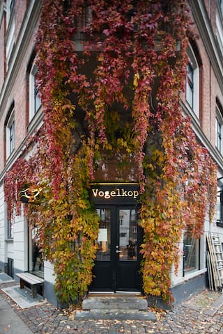 Vogelkop | Calm and convenient | Next to Metro