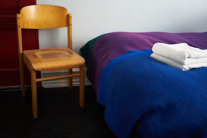 Vogelkop | Calm and convenient | Next to Metro gallery image 2