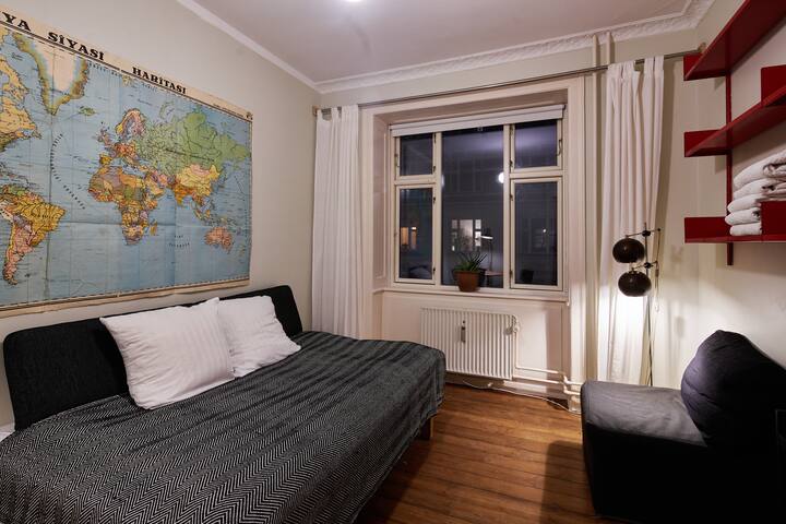 Vogelkop | Calm and convenient | Next to Metro gallery image 4