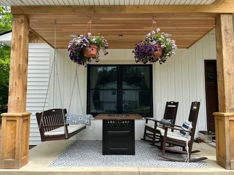 6-Bedroom Walk to SPAC & Downtown