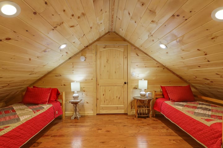 شقة علوية بسريرين مزدوجين وحمام جزئي