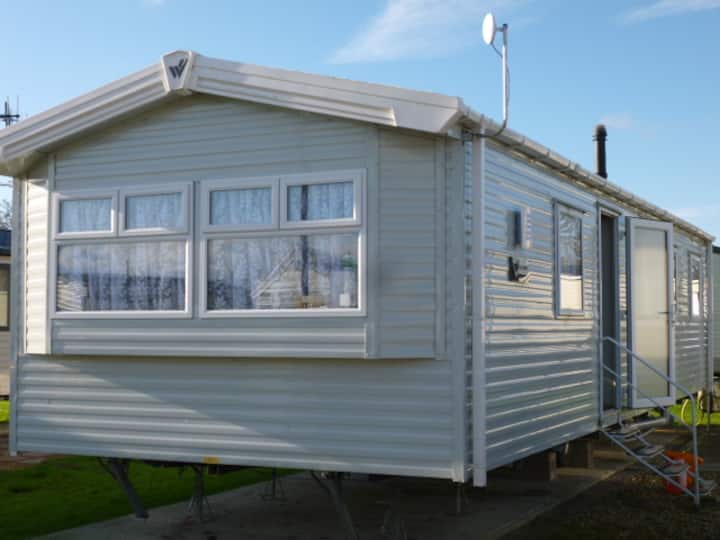 3 bedroom holiday caravan situated in Chichester Holiday homes for