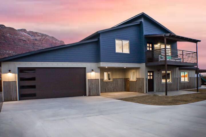 Canyon Country Properties managed Airbnb listing 2