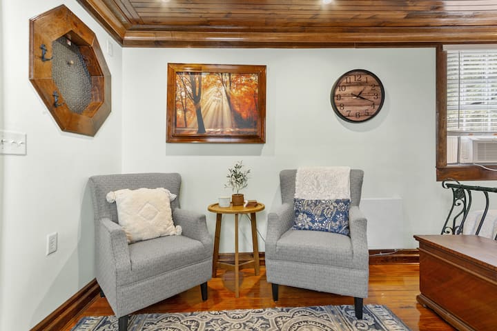 Downtown Studio W/free Parking - Pensacola, FL