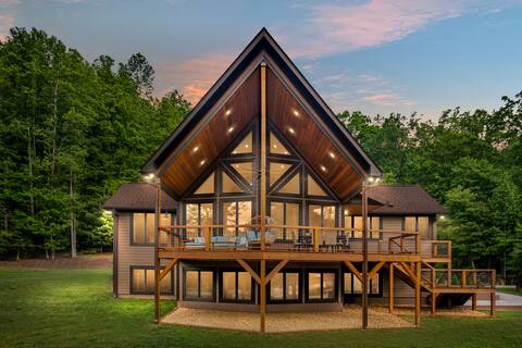 Cozy Retreat Close to Lake James!