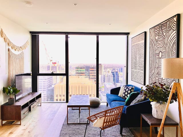 Contemporary 2BR apt in central Melb-Collins House