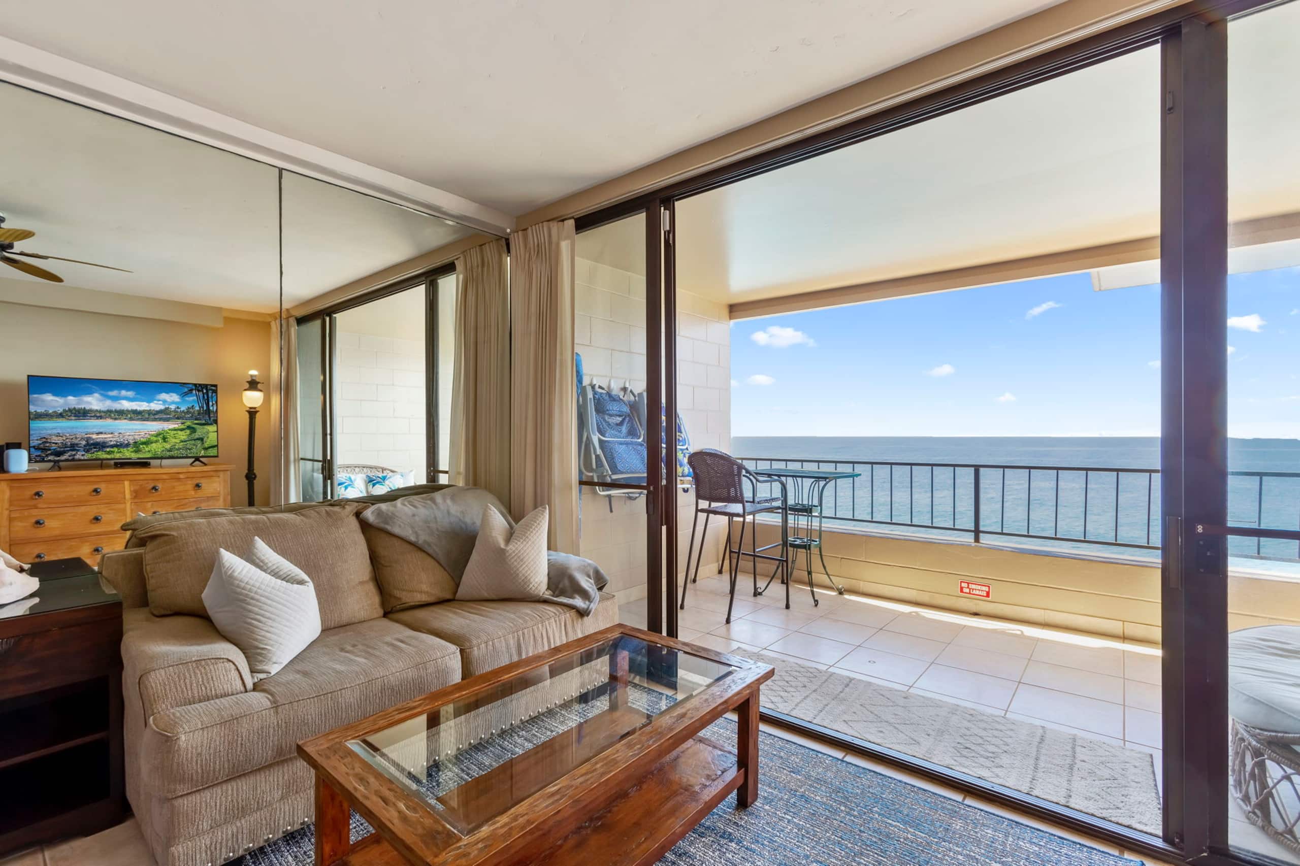 Condo in Lahaina · ★4.97 · Studio · 4 beds · 1 private bath - Image 5
