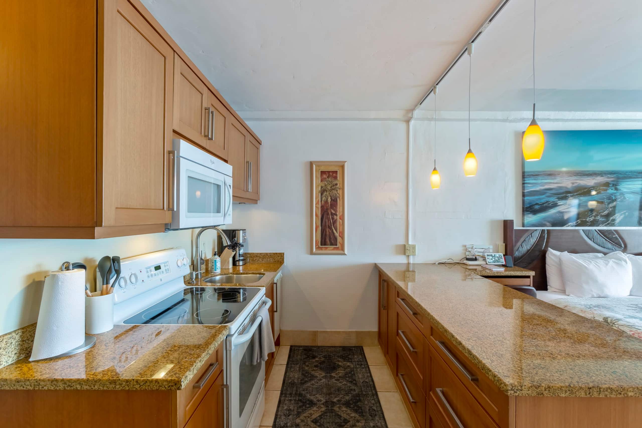Condo in Lahaina · ★4.97 · Studio · 4 beds · 1 private bath - Image 17