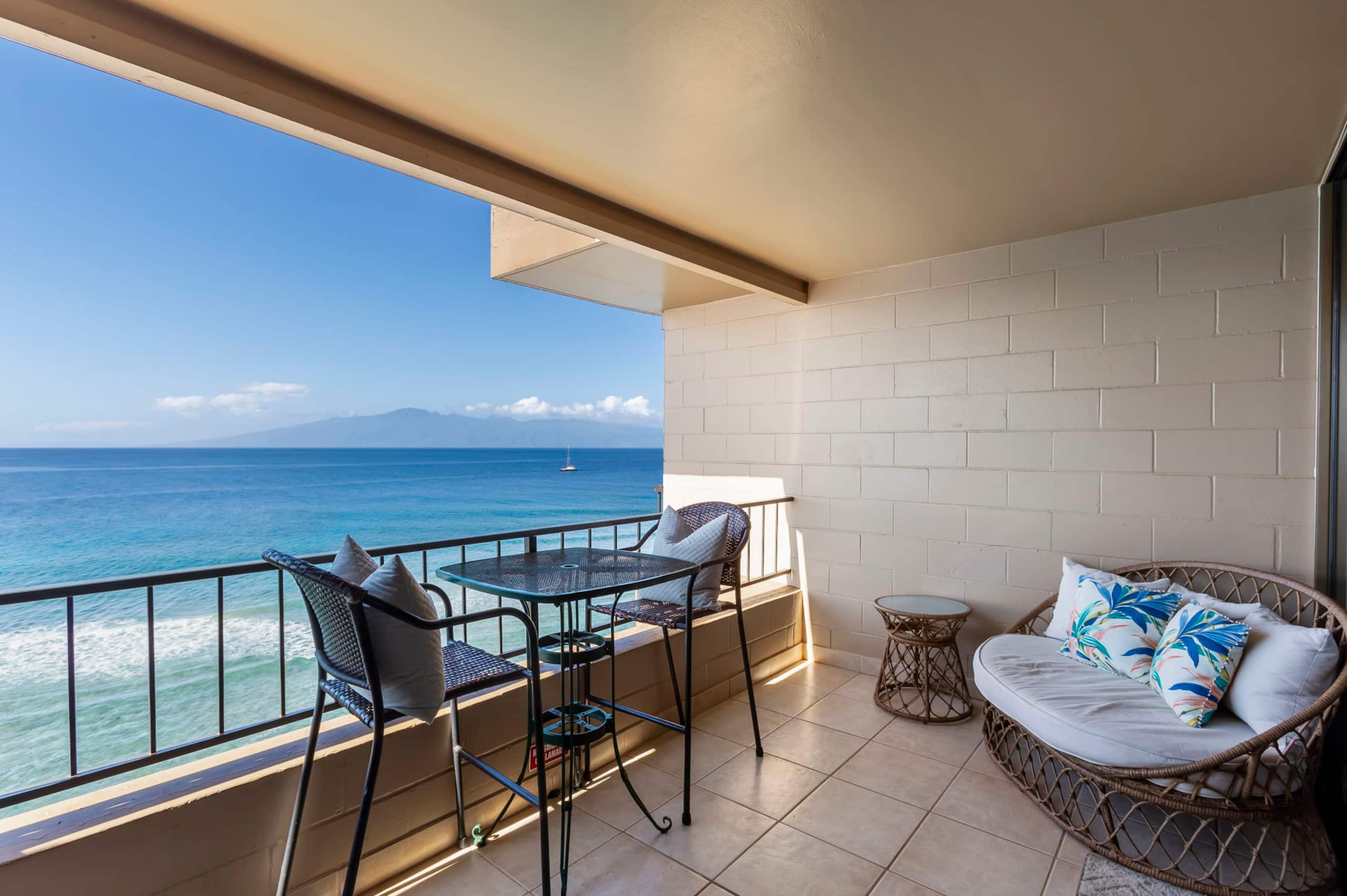 Condo in Lahaina · ★4.97 · Studio · 4 beds · 1 private bath - Image 21