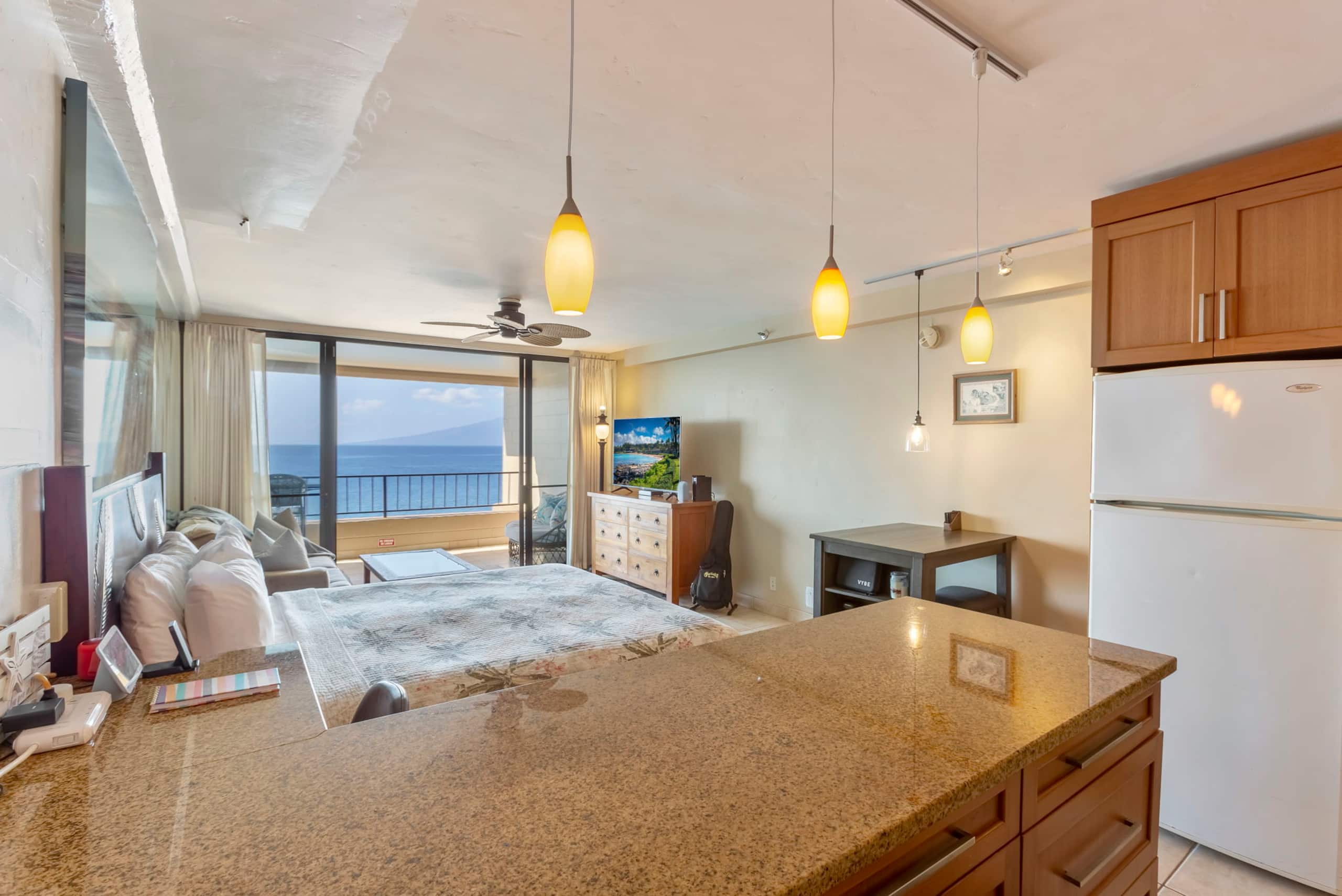 Condo in Lahaina · ★4.97 · Studio · 4 beds · 1 private bath - Image 12