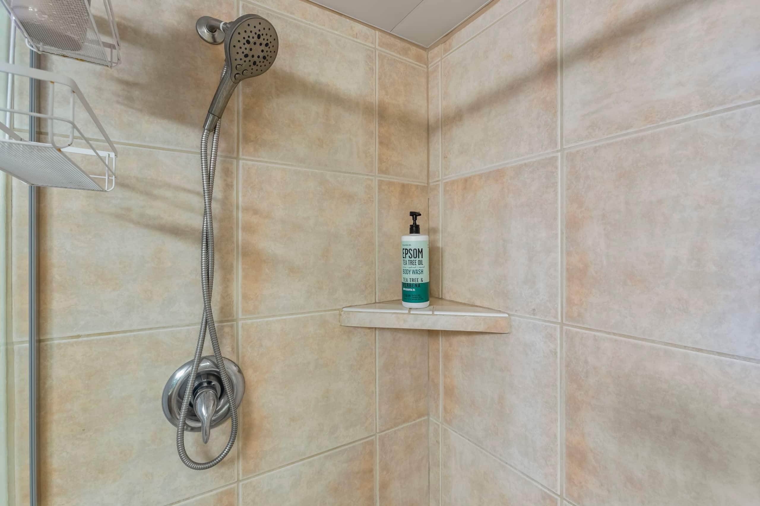Condo in Lahaina · ★4.97 · Studio · 4 beds · 1 private bath - Image 20