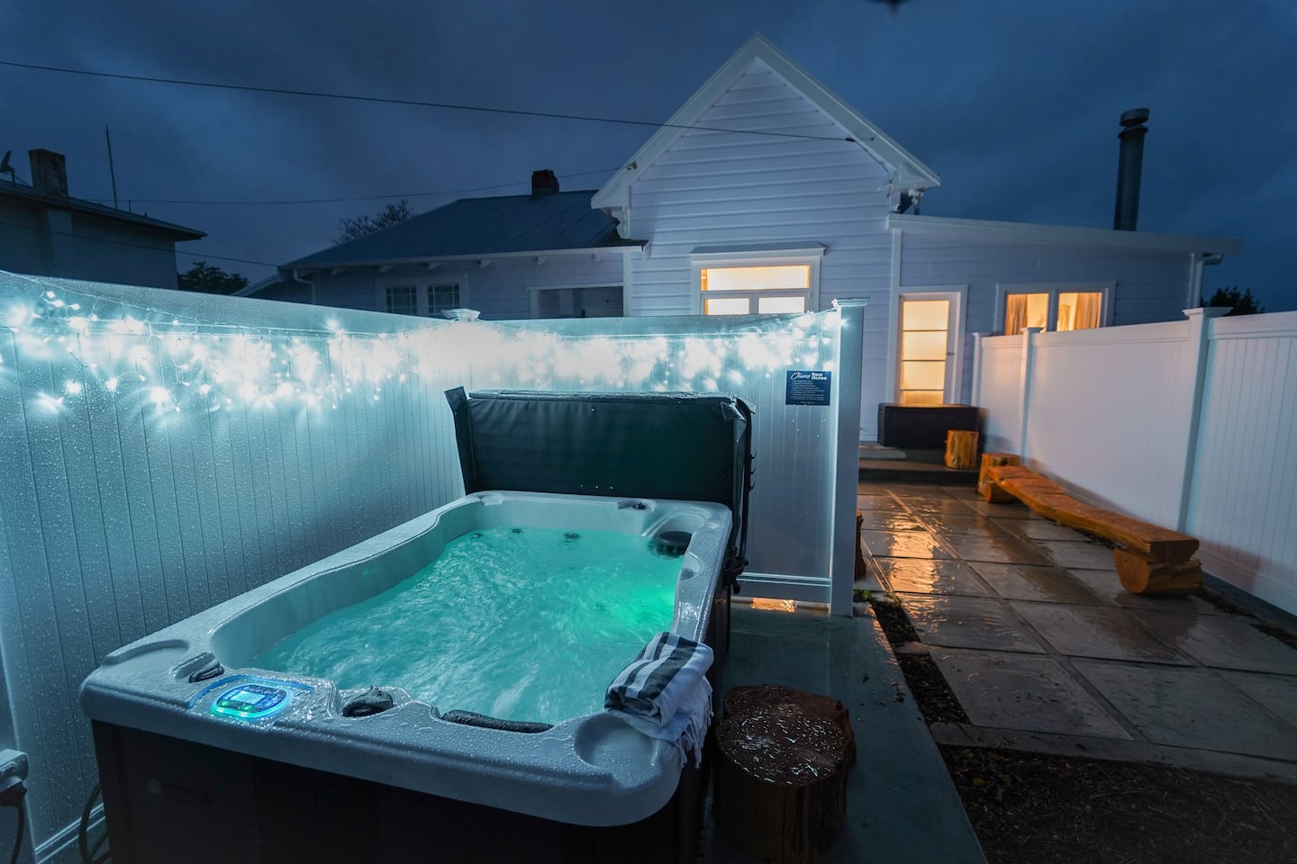 ✨The Villa ✨  Spa, Netflix & Entirely Private 4