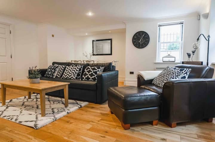 Elegant Apartment, City Centre, Parking, Netflix