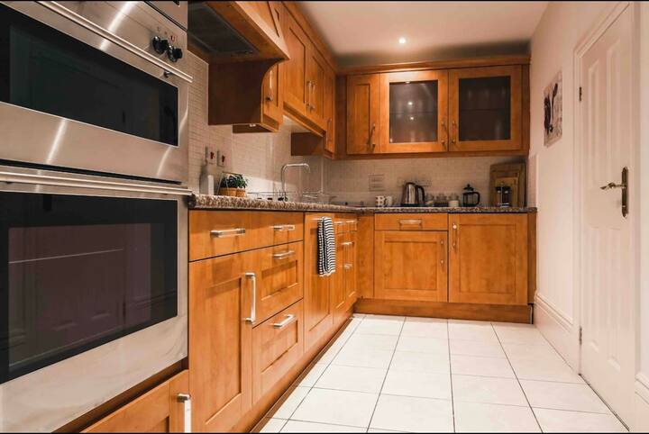 Elegant Apartment, City Centre, Parking, Netflix