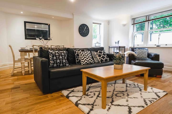 Elegant Apartment, City Centre, Parking, Netflix