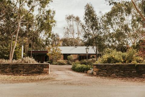 Mintaro Cottage: The entire Cottage