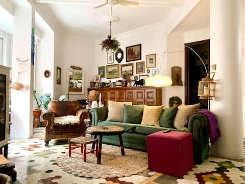 Top Airbnb: Old Town city center cozy flat in old style AC en Extramurs