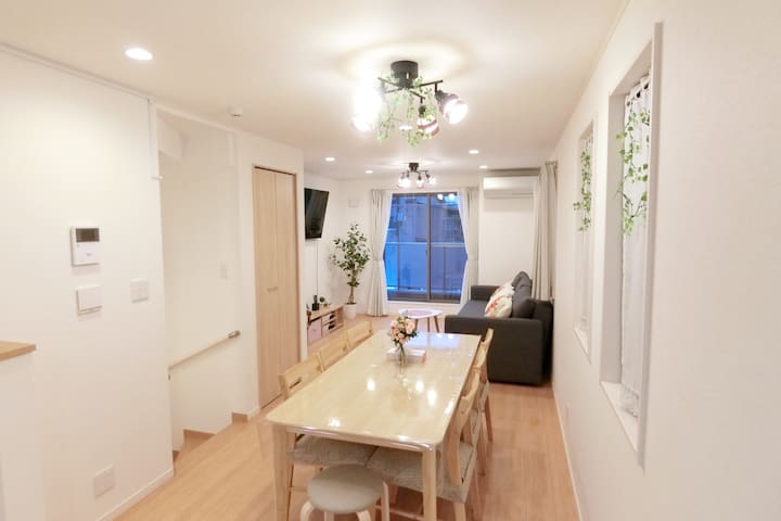 築浅93㎡3LDK。要町駅徒歩4分。電車で池袋2分、新宿三丁目12分、渋谷18分、銀座一丁目24分