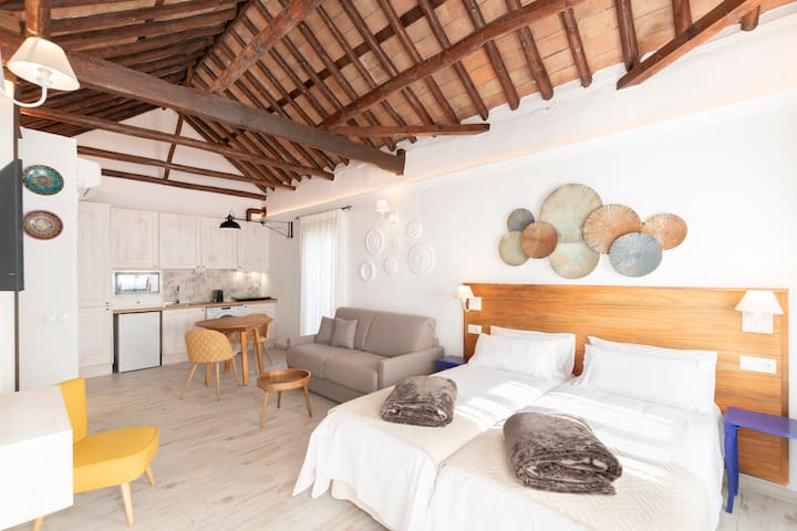 La Casa del Patio managed Airbnb listing 3