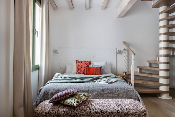 Calatrava XI gallery image 2