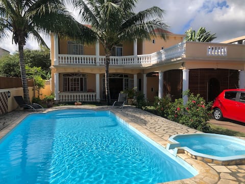 Beautiful apartment with pool in private residence