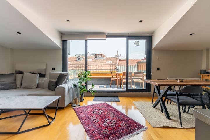 2+1 Central Lux Apartment in Cihangir Beyoglu