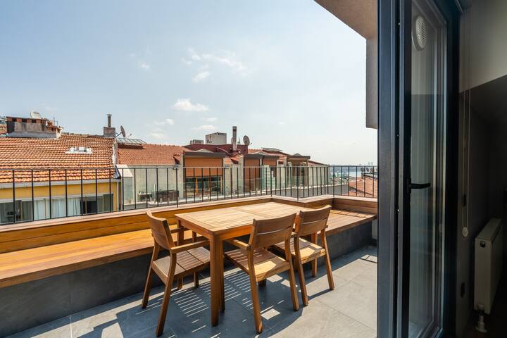 2+1 Central Lux Apartment in Cihangir Beyoglu gallery image 3